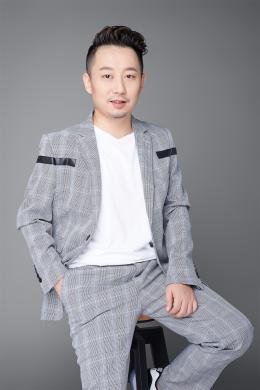 龍思洛