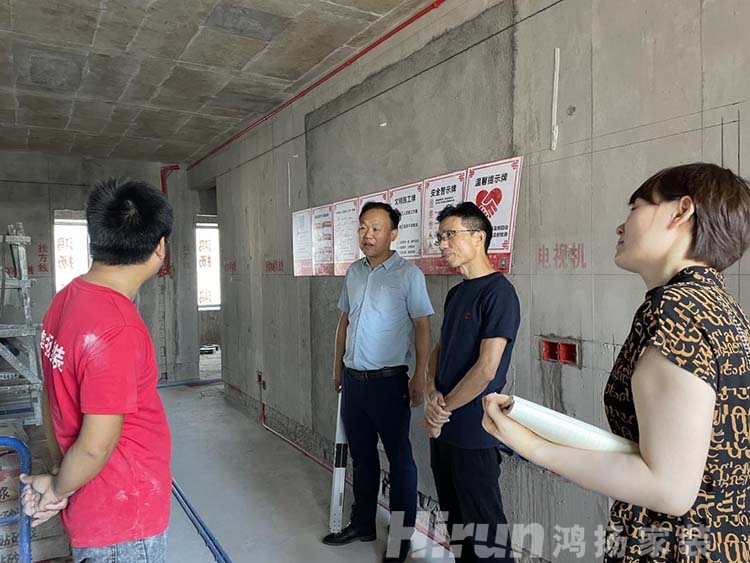 高標交付 一線落地丨尊重愛護優秀工匠，踐行“高標準 選鴻揚”