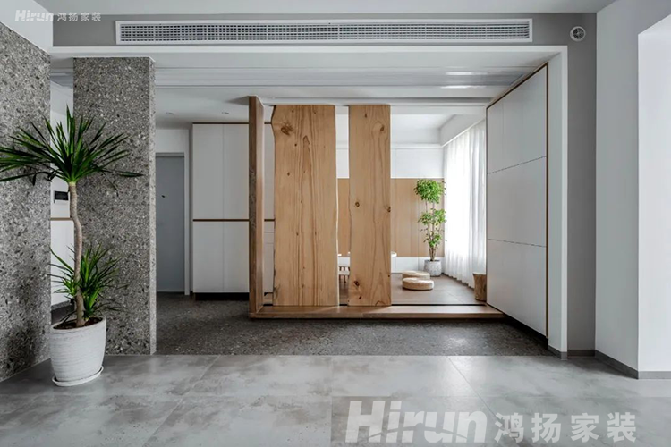長沙裝修公司：如何設計一個小戶型衣帽間？
